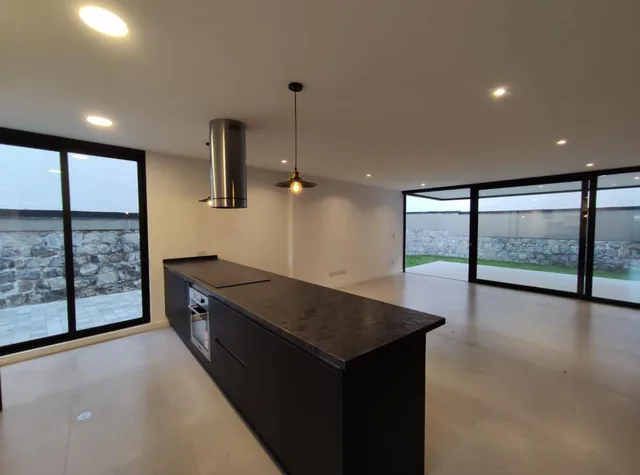 Casa en Venta en Cumbayá Sector La Primavera Conjunto Privado con Piscina — imagen 5