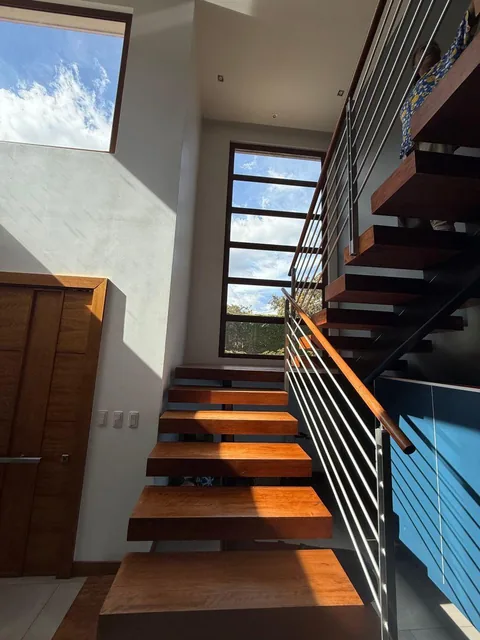 Espectacular Casa Moderna en Venta en Nayón — imagen 4
