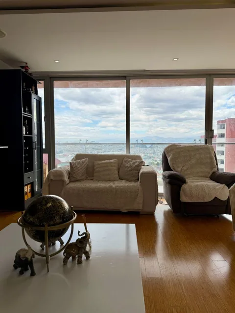 Departamento de 4 Habitaciones con Balcón - en Venta - El Bosque - 225 m² — imagen 3