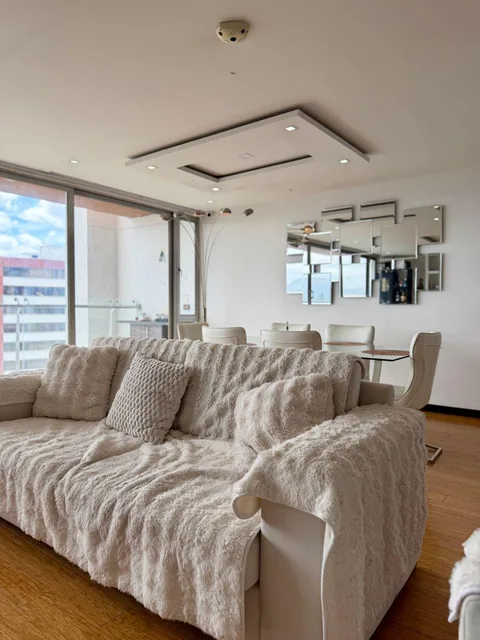 Departamento de 4 Habitaciones con Balcón - en Venta - El Bosque - 225 m² — imagen 2