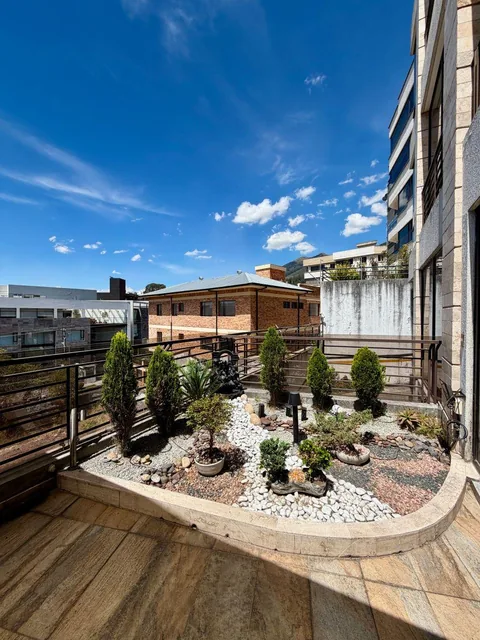 Departamento de 3 Habitaciones con Terraza - en Venta - Quito Tenis - 284 m² — imagen 2