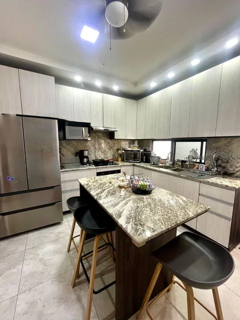 Linda y Espaciosa Casa en Renta o Venta en Urb Punta Esmeralda, Guayas — imagen 3
