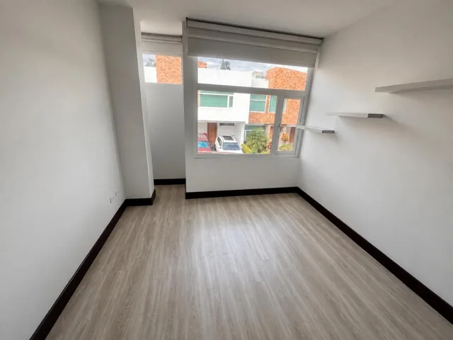 Casa en Venta Cumbaya Villa del Sol 3 Dorm. Patio Privado y Bbq — imagen 2