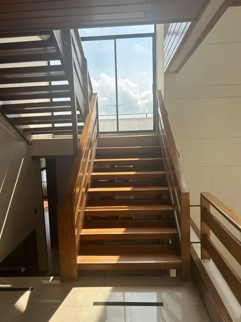Casa Comercial en Venta - Sector El Bosque — imagen 2
