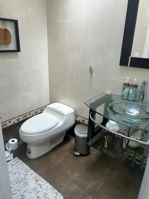Casa de Venta en Cumbaya en Urbanización de Lujo, Cerca a Scala Shopping — imagen 2
