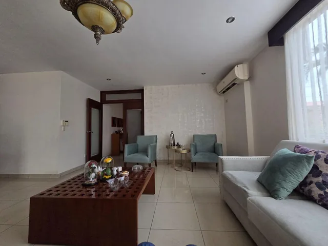 Casa de 4 Dorm. Uno de Ellos en Planta Baja con Patio Grande con Piscina, Guayas — imagen 4