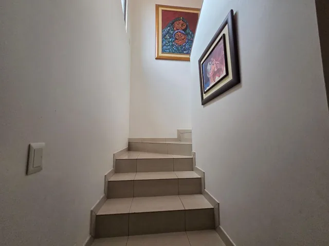 Casa de 4 Dorm. Uno de Ellos en Planta Baja con Patio Grande con Piscina, Guayas — imagen 2