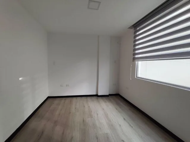 Vendo Dep 2 Dorm. Sector Carcelen Piso 1 Patio — imagen 2