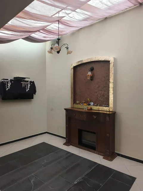 Casa de 220 m² con 3 Dorm. en Venta a Una Cuadra de La Av Primero de Mayo, Azuay — imagen 3
