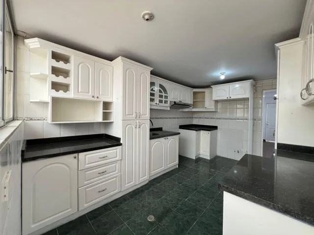 Casa en Venta 3 Dorm. en Ponceano | 3 Plantas + Estudio + Sala de Tv + Terraza. Provincia de Pichincha — imagen 4
