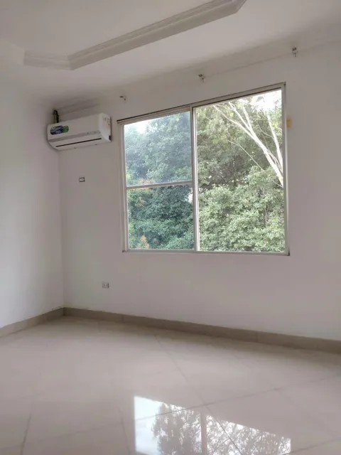Venta de Departamento en Condominio Kennedy Norte 3 Dorm. 2do Piso + Garaje, Guayas — imagen 2