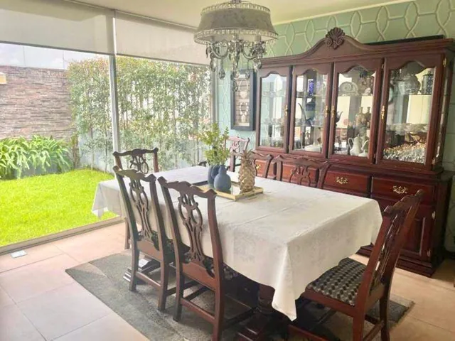Hermosa Casa de Venta Dentro de Conjunto Privado con Piscina en Cumbaya — imagen 5