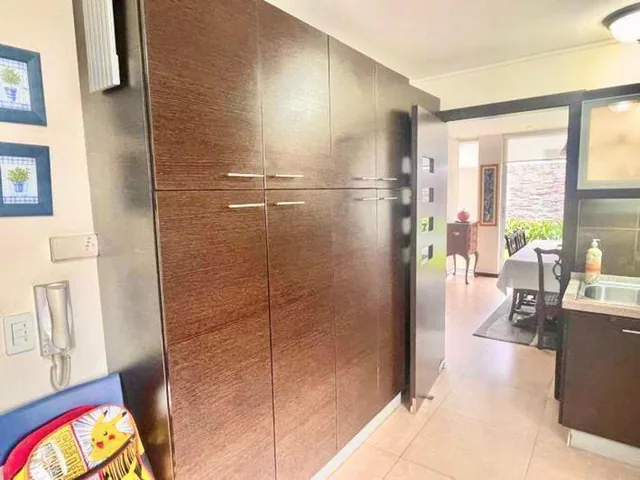 Hermosa Casa de Venta Dentro de Conjunto Privado con Piscina en Cumbaya — imagen 4