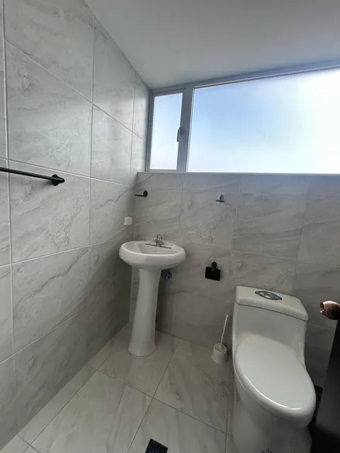 Ira Venta Suite con Parqueadero Sector Abdón Calderón Sangolquí — imagen 3