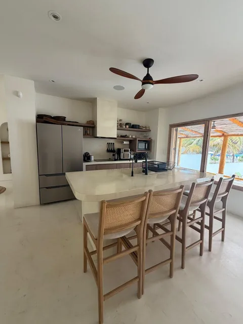 Punta Blanca - Espectacular Casa en Venta Frente Al Mar ️ — imagen 3