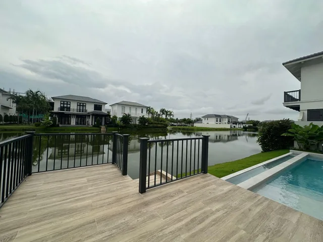 En Venta Casa 595 m² Al Lago, en Samborondon Km 8.5, Aires de Batán, 5 Dorm., Guayas — imagen 3