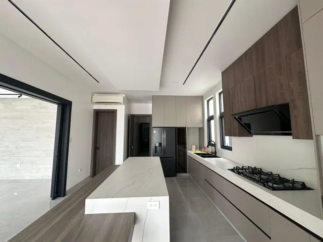 En Venta Casa 595 m² Al Lago, en Samborondon Km 8.5, Aires de Batán, 5 Dorm., Guayas — imagen 2
