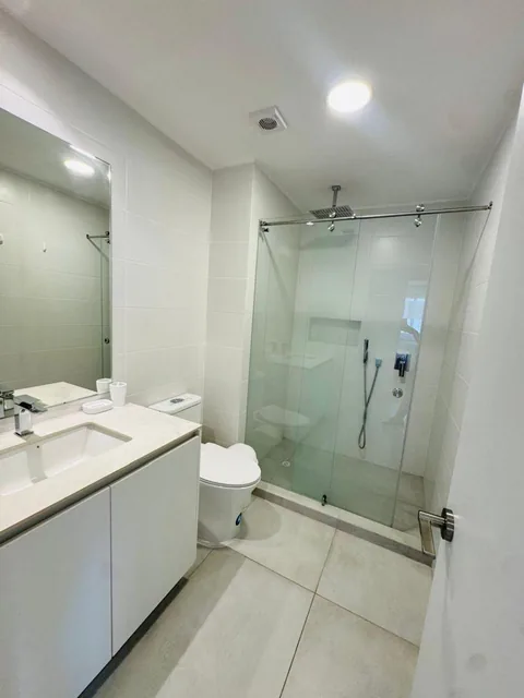 En Venta Suite Amoblada con Vista Al Mar en Edificio de Lujo de El Murciélago, Manabí — imagen 2