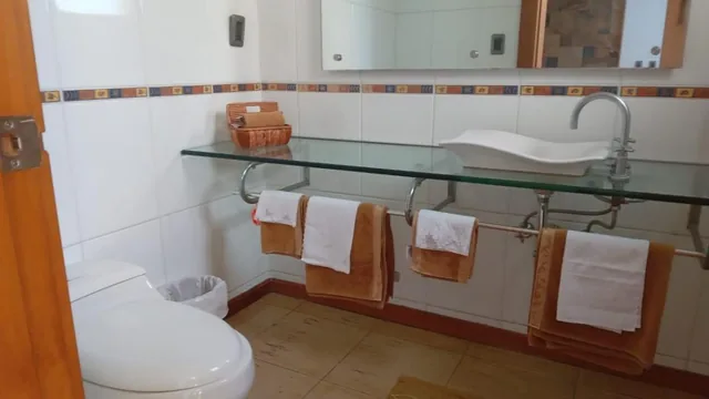 Venta Casa Oportunidad Dos Pisos Diseño Exclusivo Urbanización El Condado Segura — imagen 2