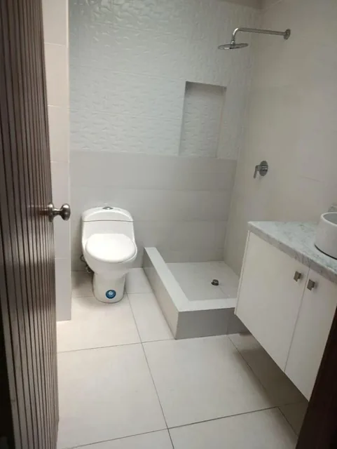Vendo Departamento en Urdesa Central, Guayas — imagen 5