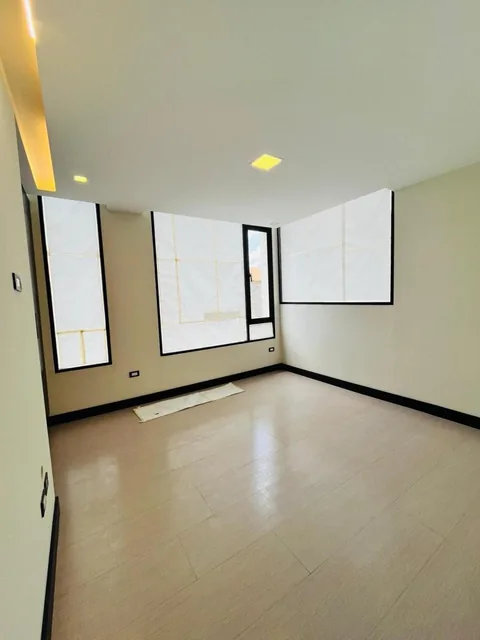 Ira Venta Departamento 3 Dorm. con Terraza. González Suárez. Provincia de Pichincha — imagen 5