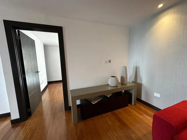 Kr - Sector Lomas de Monteserrin, Departamento 2d Más Estudio en Venta 170 m² con Terraza Propia — imagen 2