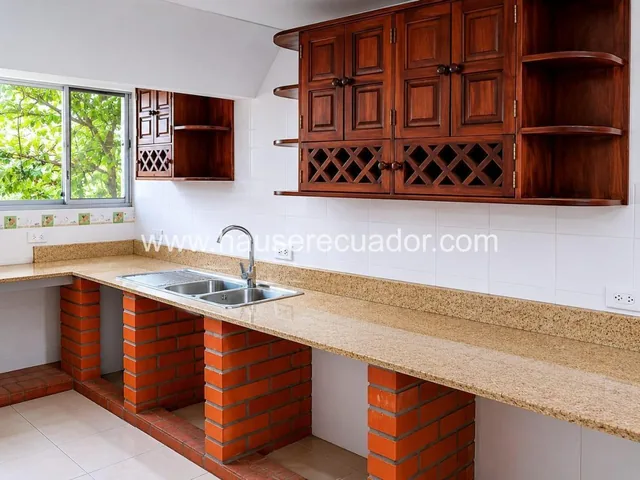 Propiedad Comercial en El Triángulo Ideal Para Restaurante, Spa, Consultorios o Eventos — imagen 3