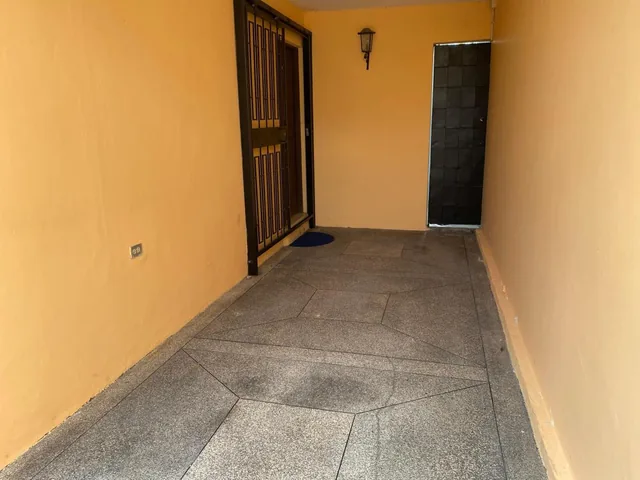 Venta de Casa en Urdesa Central Bálsamos, Guayas — imagen 3