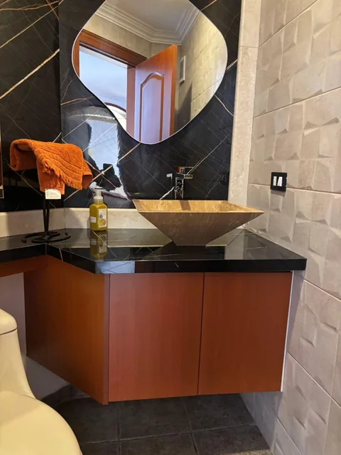 Casa Remodelada de 260 m² con 3 Habitaciones en Venta en Cumbayá — imagen 4