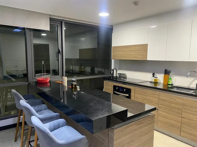 Departamento Amoblado de 3 Habitaciones en Venta – Edificio — imagen 3