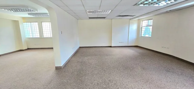 Se Vende Casa Comercial Sector Calle San Ignacio y Av La Coruña — imagen 3
