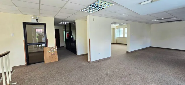 Se Vende Casa Comercial Sector Calle San Ignacio y Av La Coruña — imagen 2