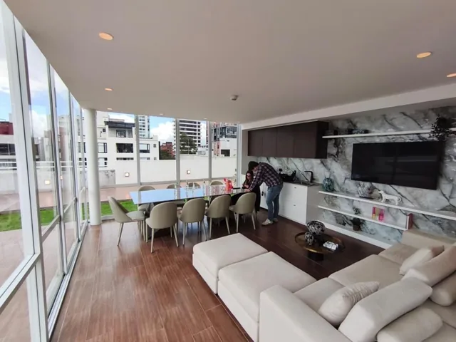 Venta Departamento con Balcon, 2 Dorm., Gonzalez Suarez — imagen 2