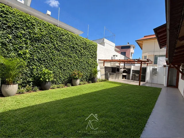 Casa en Venta con Jardin en La Urbanización El Condado — imagen 2