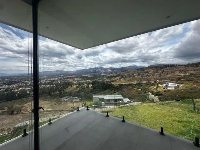 Se Vende Casa Amplia con Linda Vista — imagen 3
