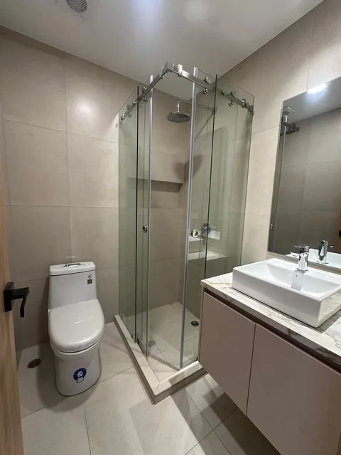 Ira Venta Departamento Piso 17 de 2 Habitaciones. Sector La Carolina. Av Shyris. Provincia de Pichincha — imagen 3