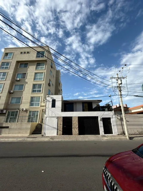 Vendo Casa Comercial en Manta con Excelente Ubicación, Manabí — imagen 5