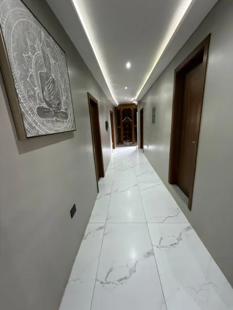 Vendo Casa Comercial en Manta con Excelente Ubicación, Manabí — imagen 2