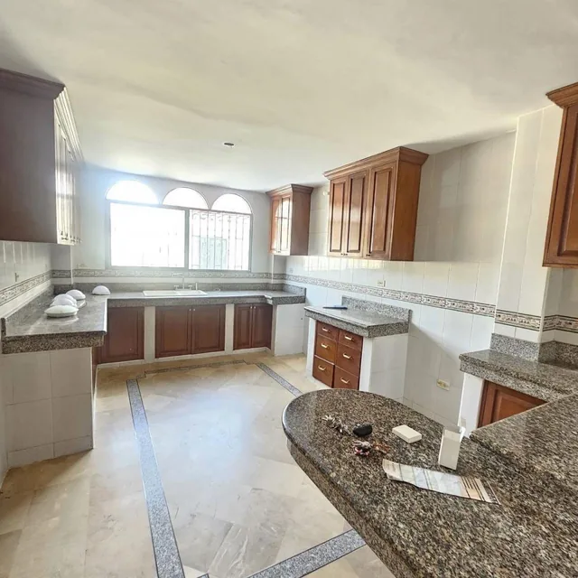 Venta. Linda Casa. Sector Ceibos. patio Amplio con Piscina. 4 Hab. $190.000, Guayas — imagen 5