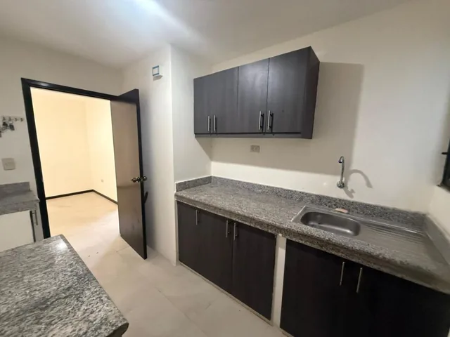 Casa en Venta Urbanizacion La Rioja Etapa Asturias Via a La Aurora, Guayas — imagen 4