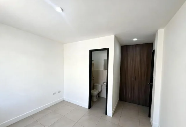 Casa en Venta Urbanizacion La Rioja Etapa Asturias Via a La Aurora, Guayas — imagen 2