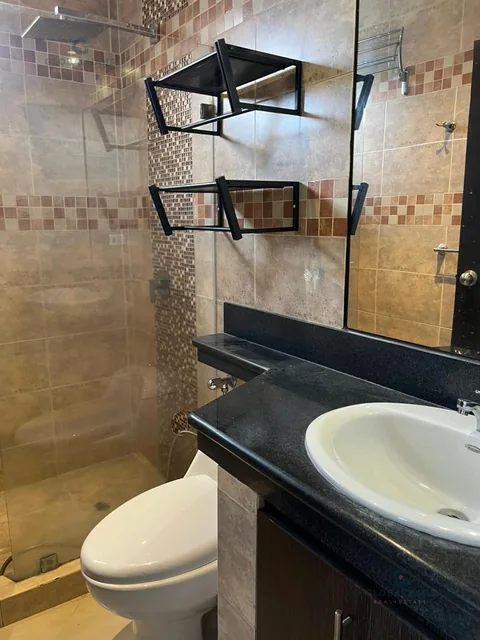 Departamento en Venta en Kennedy con 2 Habitaciones - Calefón Instalado. E. D. Guayas — imagen 4