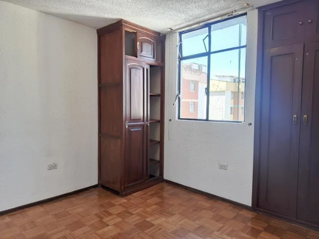 Departamento en Venta, El Inca Confortable Seguro Cerca de La Udla — imagen 5