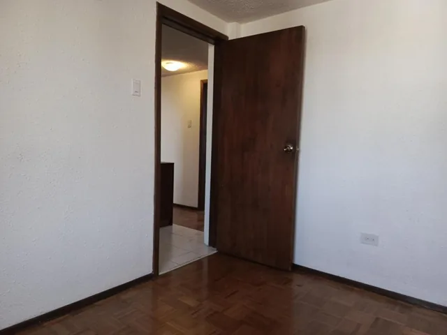 Departamento en Venta, El Inca Confortable Seguro Cerca de La Udla — imagen 4