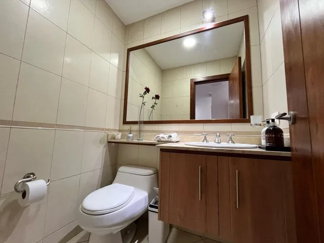 Venta de Exclusivo Departamento 3 Dorm. en La Gonzalez Suarez — imagen 3