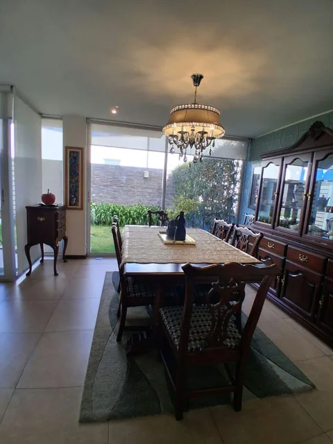 Hermosa Casa de Venta en Cumbaya — imagen 2