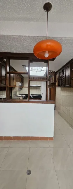 Casa 412 m² 4 Dorm. Sector Hotel Savoy Inn, 3 Cuadras Colegio de América. Ideal Para Remodelar — imagen 2