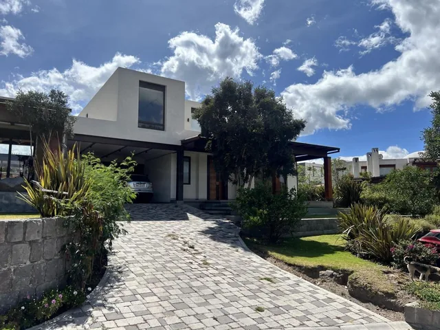 Casa de Venta Ubicada en Tumbaco, Sector Hilacril. Urbanización Cerrada — imagen 5