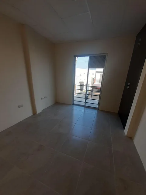 Casa de Estreno en Venta | Urbanización La Gran Vittoria | Vía Salitre | 2 Dorm. | Patio (Wy), Guayas — imagen 4