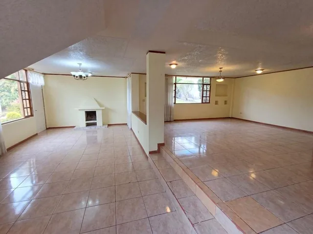 Vendo Casa de Madera con Terreno con Arboles Frutales en La Urb. Oasis, Cerca del Kartódromo. Provincia de Pichincha — imagen 4